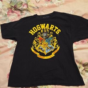 Warner Bros. Hogwarts Crest Black T-shirt